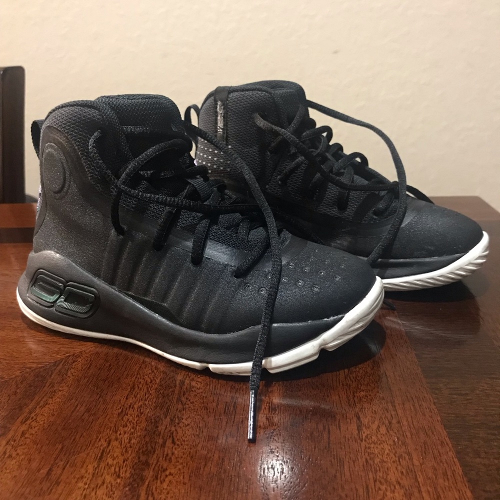 UA Stephen Curry’s 4 MID